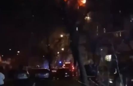 Tokom noći se oglasila i državna služba za hitne slučajeve saopćivši kako su dvije osobe poginule