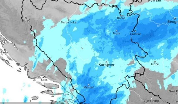 Prikupljanje vlage gomila se u atmosferi sa teškom i obilnom kišom na području Vlasnice.