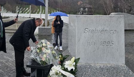 Schmidt u Srebrenici: Međunarodna zajednica će pružiti sigurno okruženje
