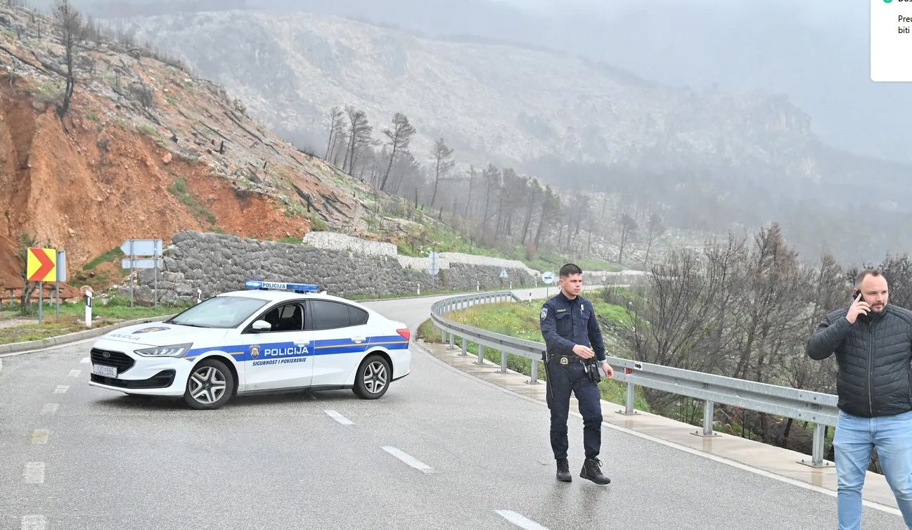Veliki odron na putu prema Makarskoj: Na saobraćajnicu palo čak 70 tona kamene gromade