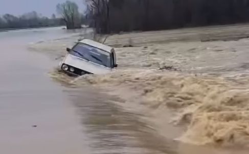 Problemi zbog poplava bilježe se širom Bosne i Hercegovine              