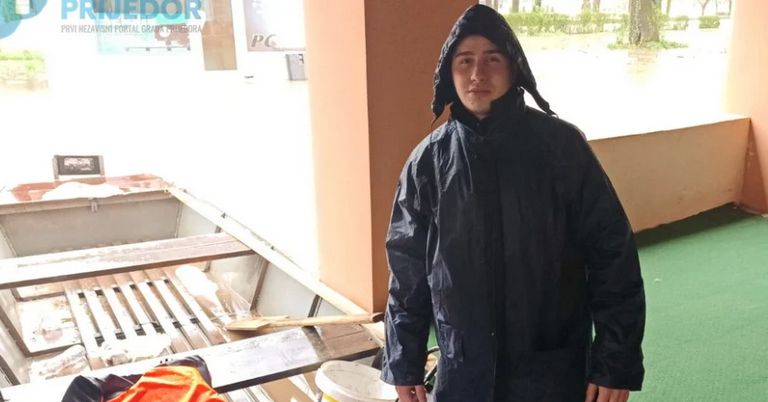 U trenucima kada priroda pokazuje svoju snagu, ljudi pokazuju srce. Adem Hadžalić, mladić velikog srca, dokazao je da humanost nema granica