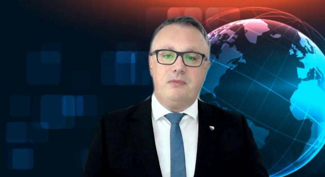 Krešić poziva na podjelu BiH, na blokiranje države i zbog takvih stavova je nekvalifikovan za obnašanje bilo koje funkcije u javnom RTV-servisu, kaže Kajan