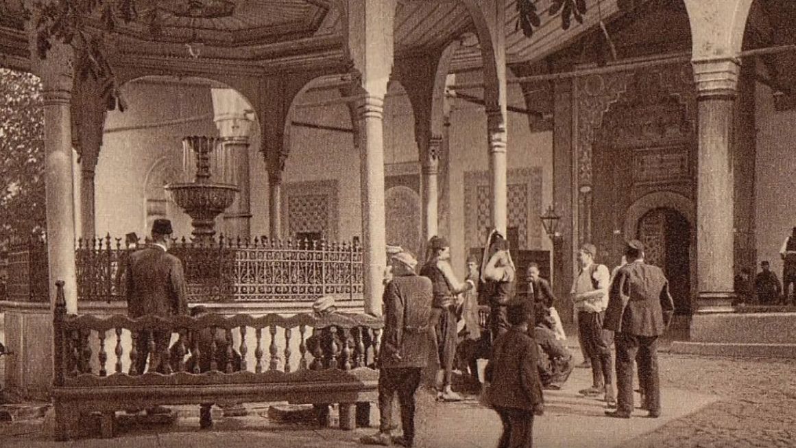 Nekada i sada – Bajram ima isto ime, ali nosi različite oblike. Ipak, ono što se nikada ne mijenja jeste osjećaj u srcu.
