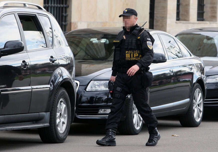 Izvor otkriva da je sve počelo kada je na području jedne od država EU pronađena pošiljka oružja.