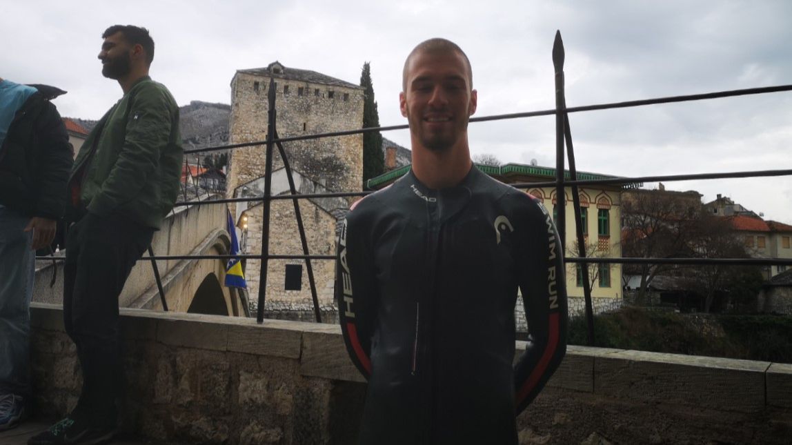 Skokom sa Starog mosta u Mostaru obilježen Dan nezavisnosti BiH
