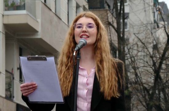 Beograd je 'okupiran' i potpuno blokiran. Hiljade ljudi koje predvode studenti u blokadi danas od vlasti traže ispunjavanje svojih uvjeta nakon tragedije u Novom Sadu.