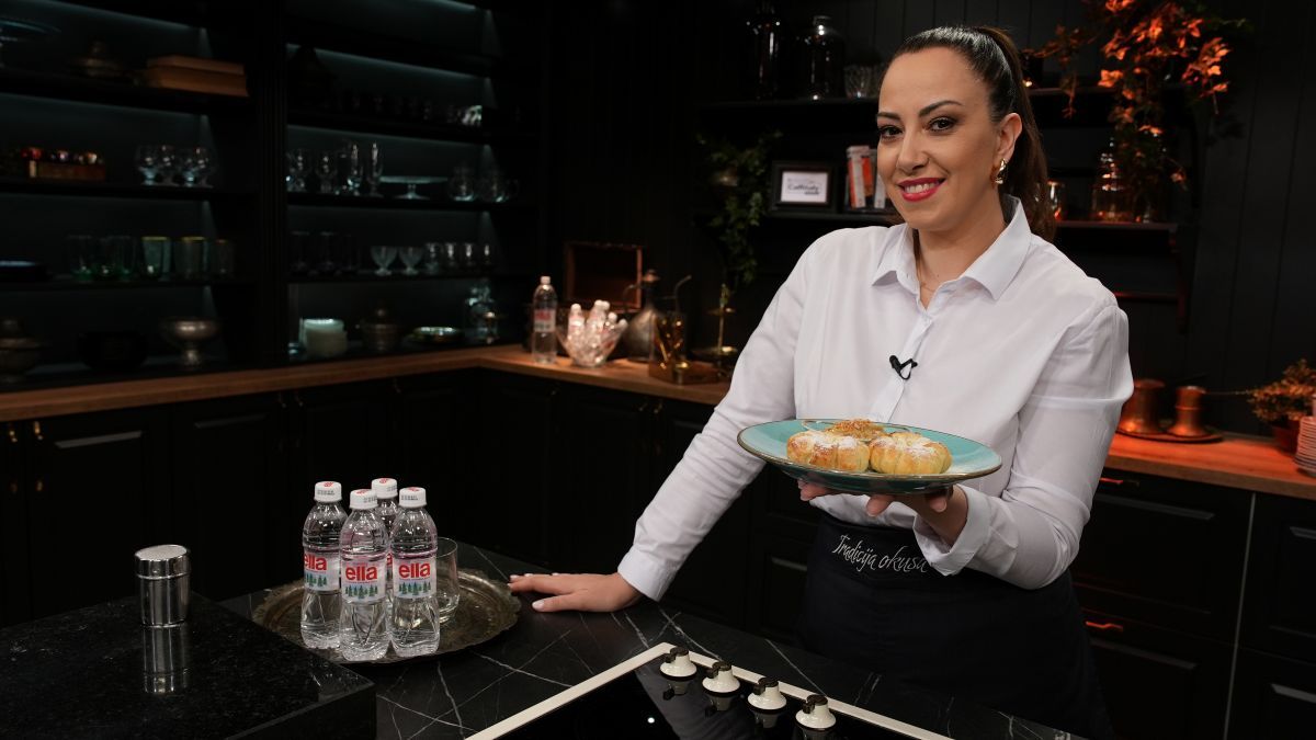 Uz ove lijepe kruške u lisnatom tijestu i proteinski karamel puding, sjajno će se slagati i jedna espresso kafa.