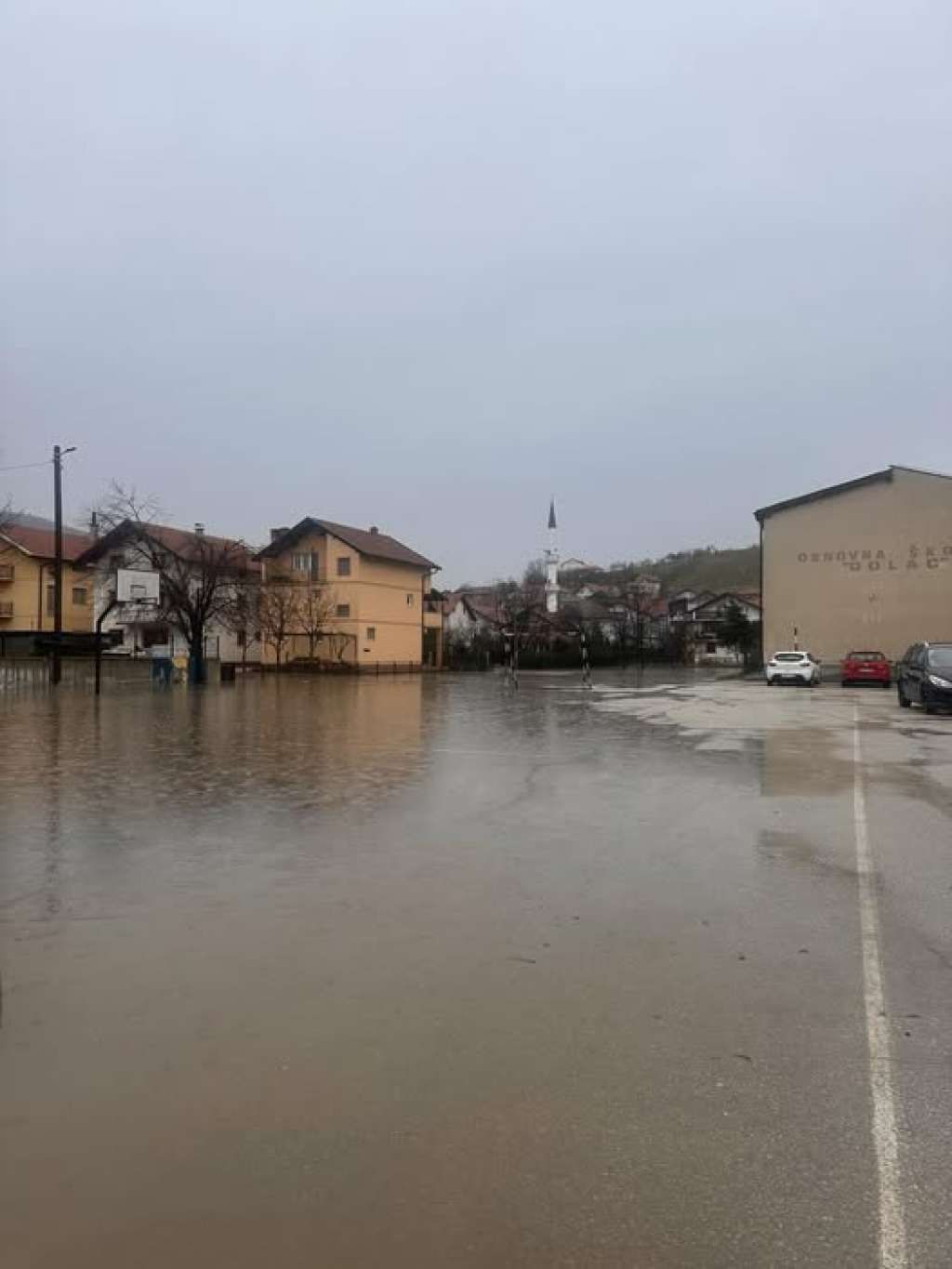 Obilne padavine izazvale brojne probleme u bh. gradu, otkazana nastava