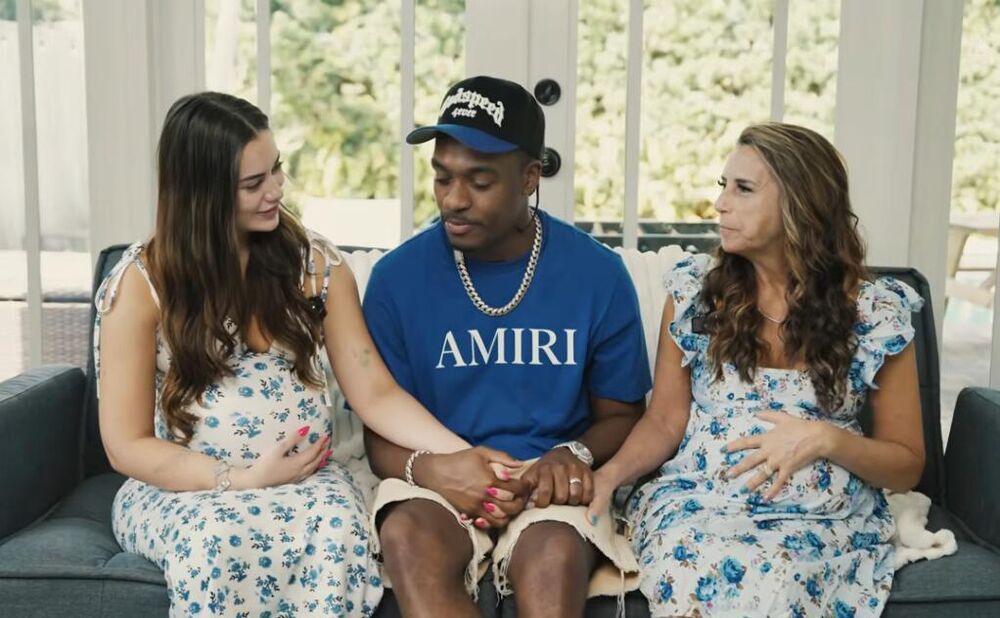 Ljudi su ostali zaprepašteni nakon što je žena otkrila da su ona i njena majka trudne istovremeno – ali to nije bio jedini iznenađujući detalj. 