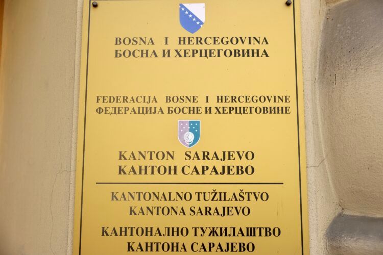Uhapšeni predsjednik Komisije za procjenu vrijednosti nekretnina u Novom Sarajevu predat Tužilaštvu
