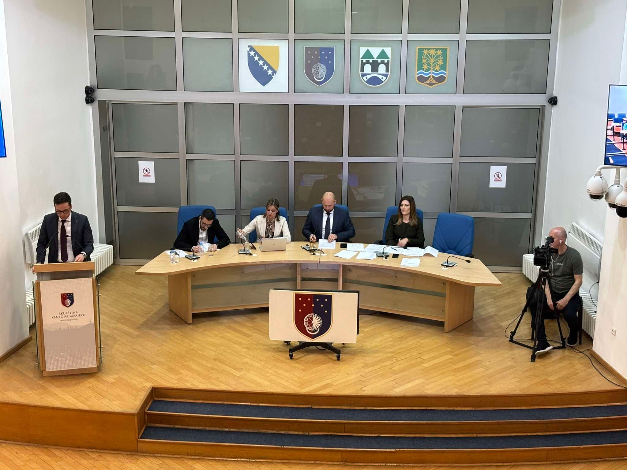 Izglasana smjena ministra Bojana Bošnjaka