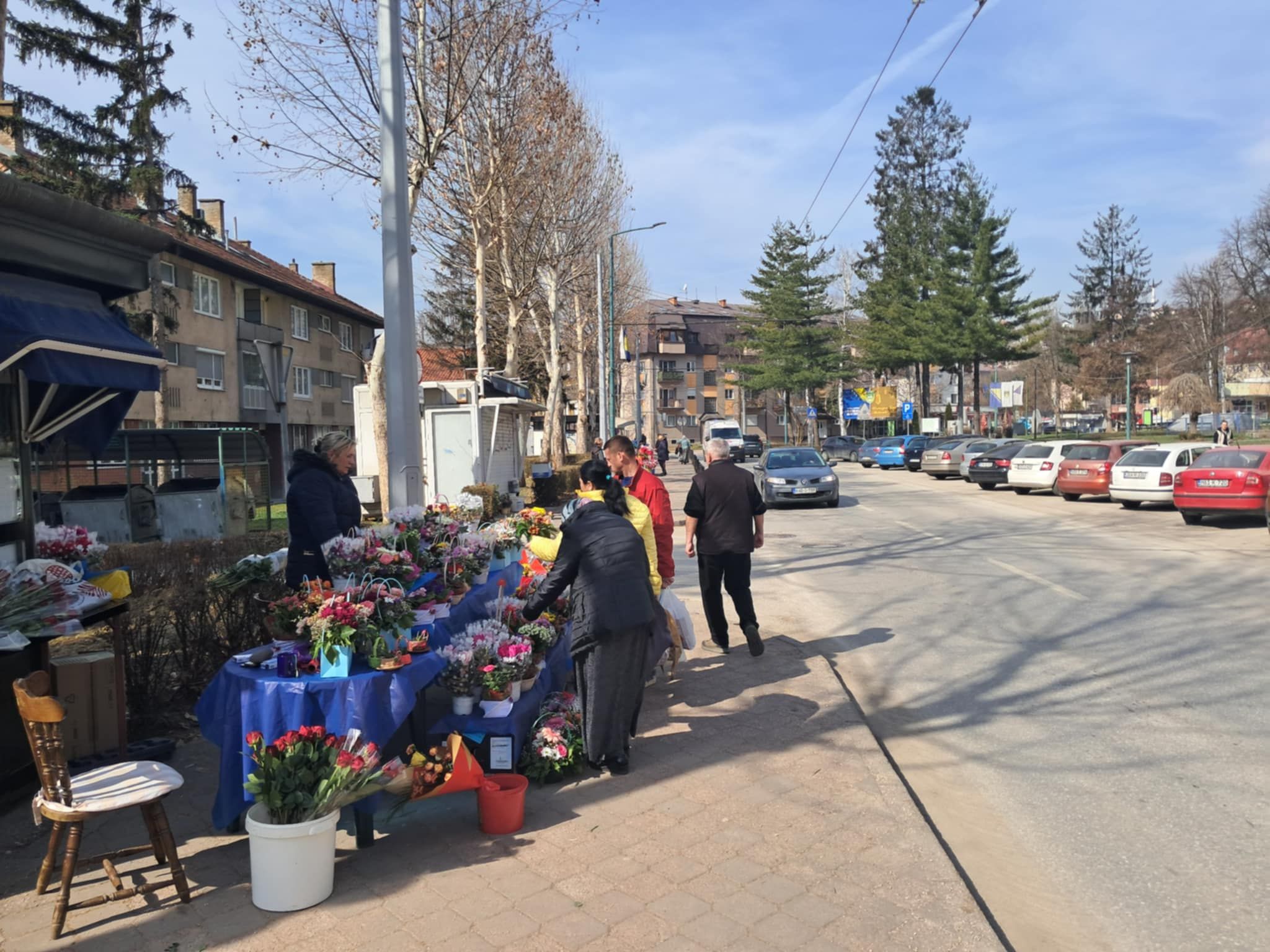 Cvijeća ima samo treba maraka: Evo šta smo zabilježili na ulicama za Dan žena