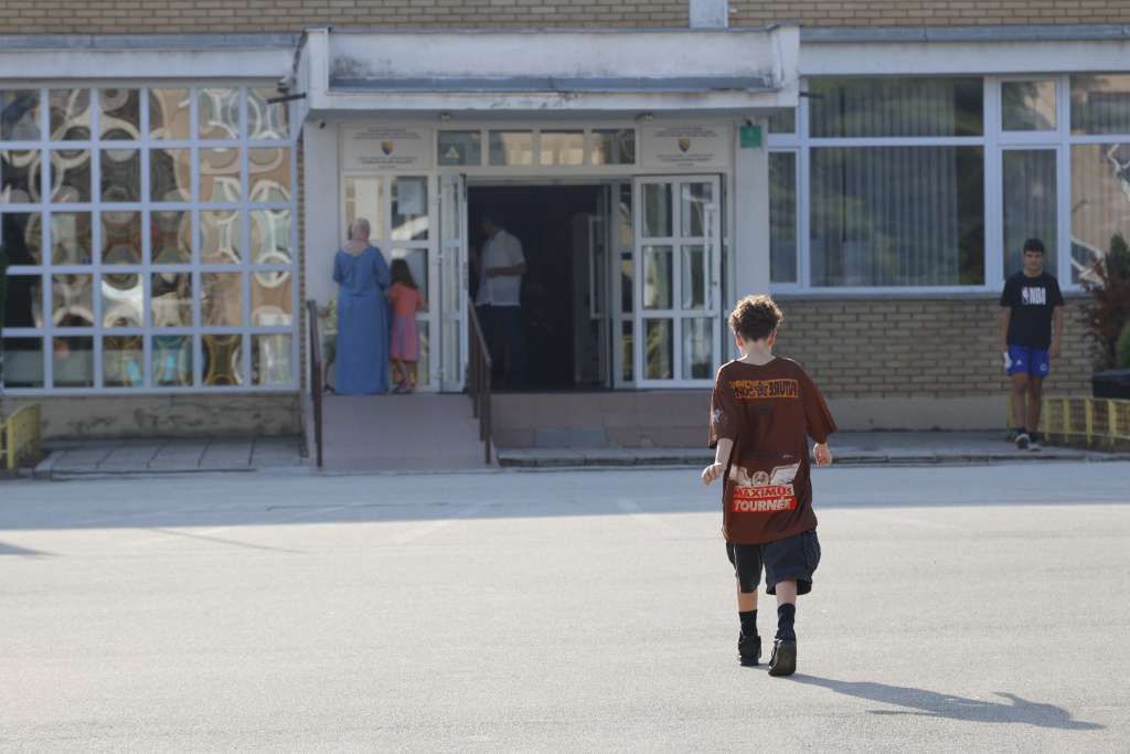 Koordinacija sindikata je početkom ove sedmice aktivno počela obavljati konsultacije sa političkim subjektima i klubovima zastupnika u Skupštini KS.