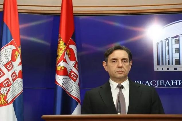 Potpredsjednik Vlade Srbije rekao je u ponedjeljak u Banjoj Luci "kako je RS prioritet Srbije" te da "Srbija povlači svaki međunarodni potez razmišljajući o RS".