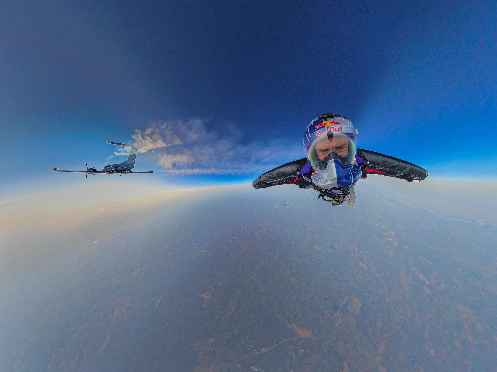 Fenomenalni Sebastian Alvarez oborio tri svjetska rekorda revolucionarnim letom u wingsuit odijelu