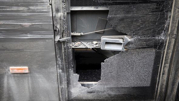 Zaglavio se autobus, djeca izlazila kroz prozor