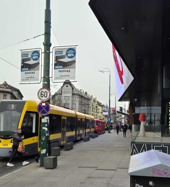 Bahatost: Tramvajski saobraćaj zaustavljen u najvećoj špici zbog nepropisano parkiranog automobila