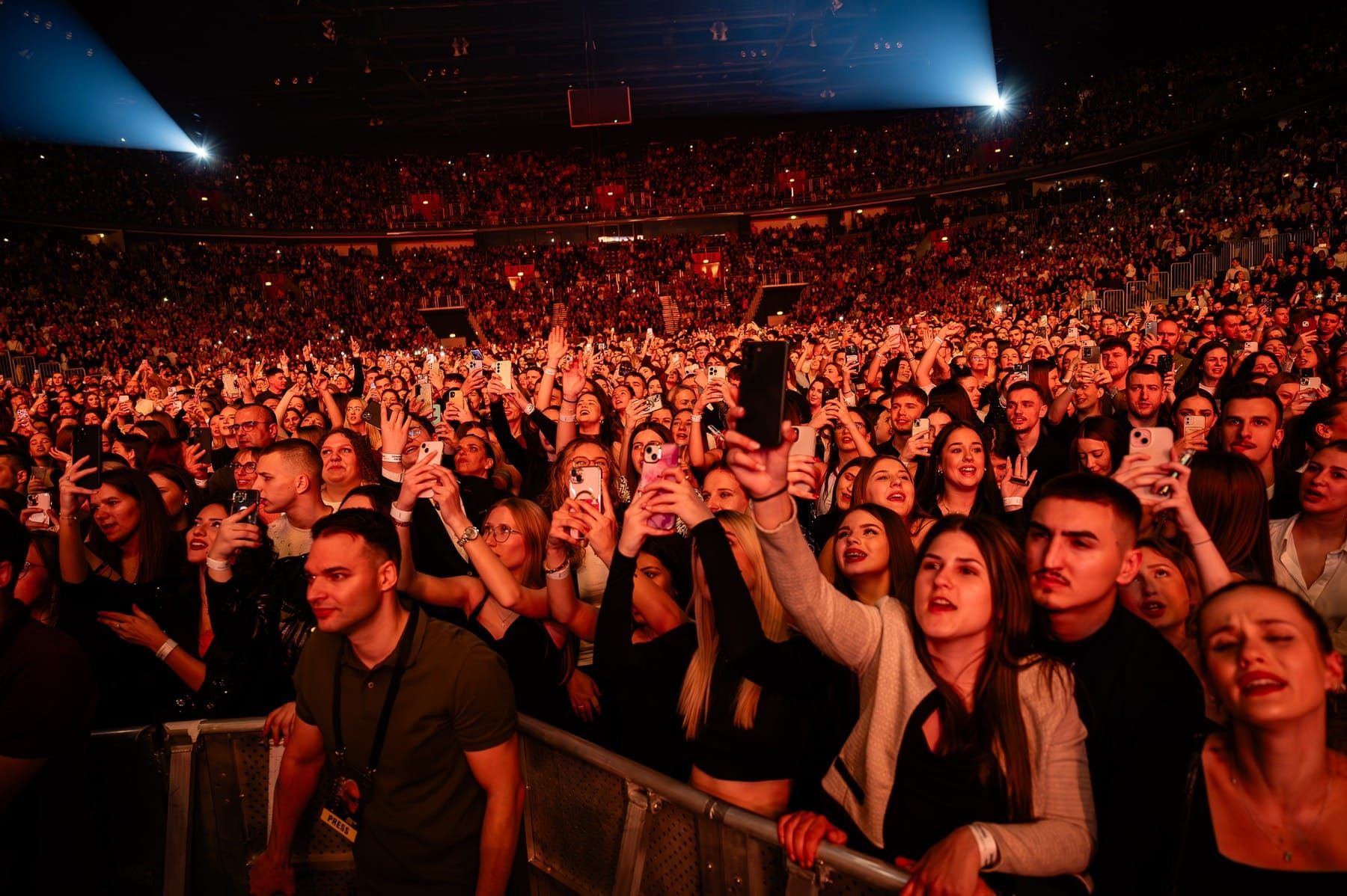 Koncert nabijen emocijama: Spektakularan nastup Željka Samardžića u Zagrebu