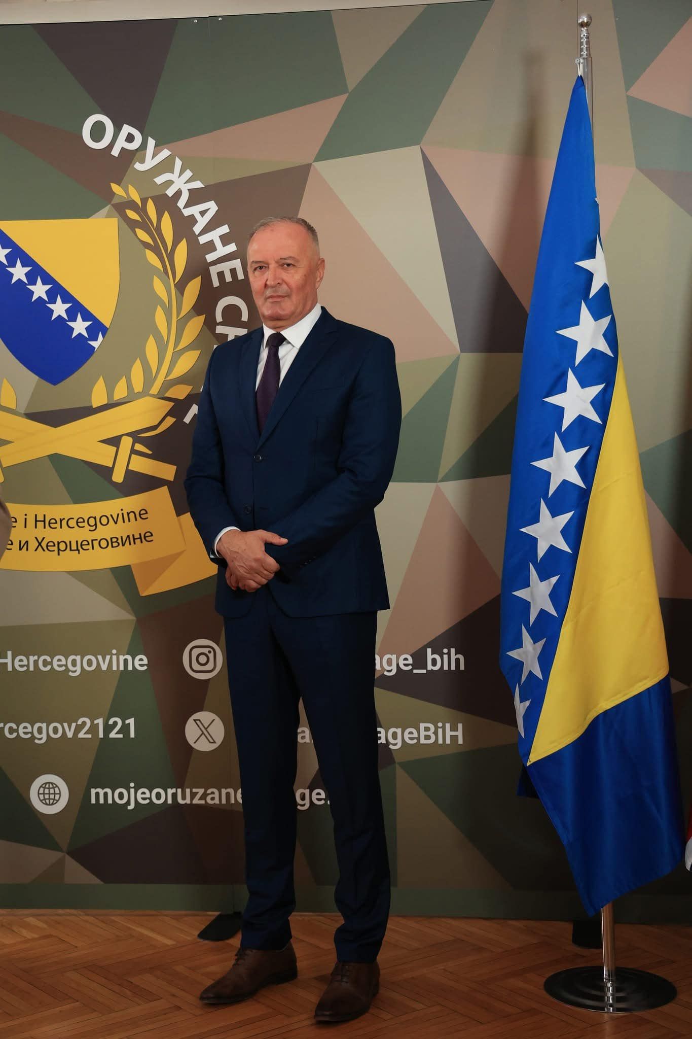 Pozivam građane u Bosni i Hercegovini da ostanu mirni i staloženi.               