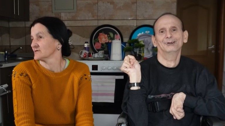 Tahira već 30 godina brine o bolesnom djeveru: Presvlačim ga, hranim i kupam kao svoje dijete