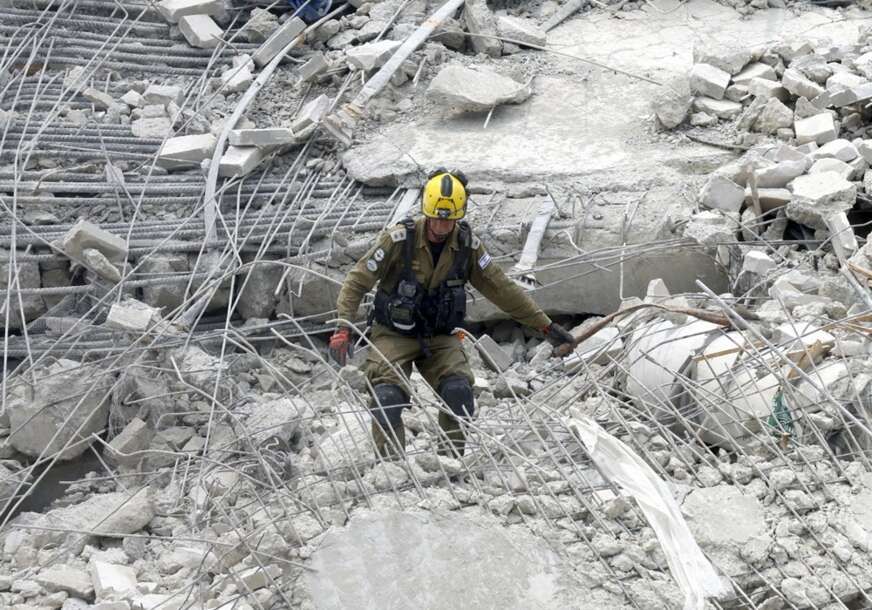 Broj smrtnih slučajeva porastao je jučer na 3003, s 4515 povrijeđenih i 351 nestalim.