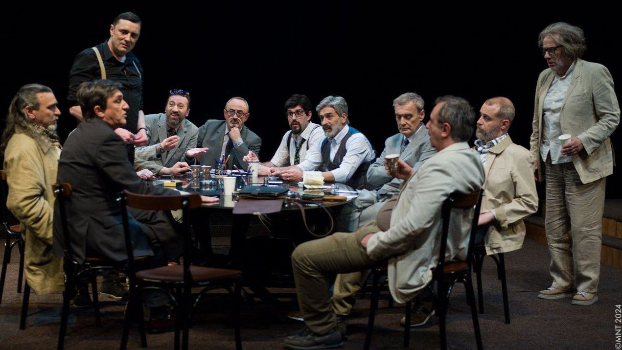Predstava Makedonskog narodnog teatara 'Narodni poslanik' rađena je po tekstu Branislava Nušića, u režiji Egona Savina