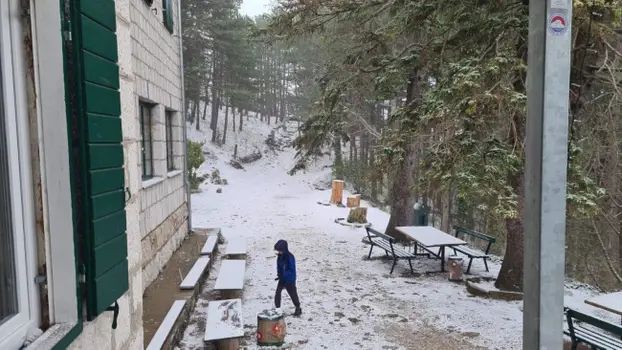 Probleme stvara i olujni vjetar zbog kojeg su tri aviona preusmjerena iz Dubrovnika 