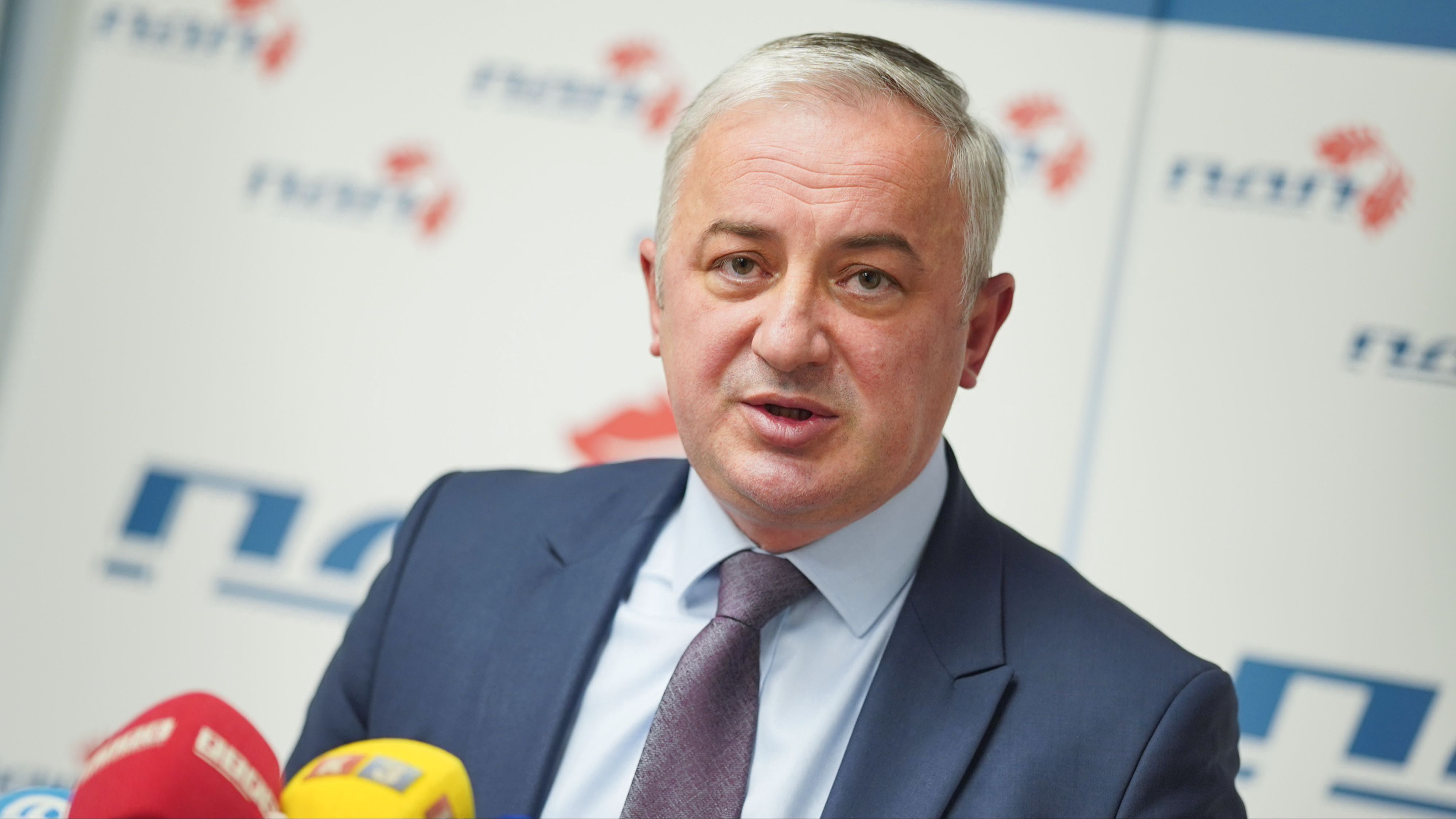 Utihnula priča o izbacivanju SNSD-a iz vlasti, opozicija iz RS dala rok