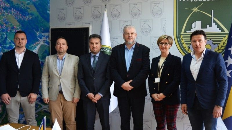Tokom sastanka se razgovaralo o dosadašnjoj i budućoj saradnji, posebno u oblastima kulture i obrazovanja