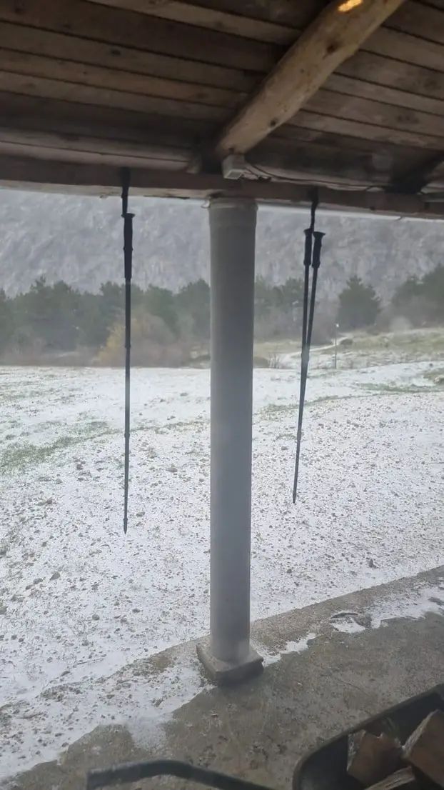 Probleme stvara i olujni vjetar zbog kojeg su tri aviona preusmjerena iz Dubrovnika 