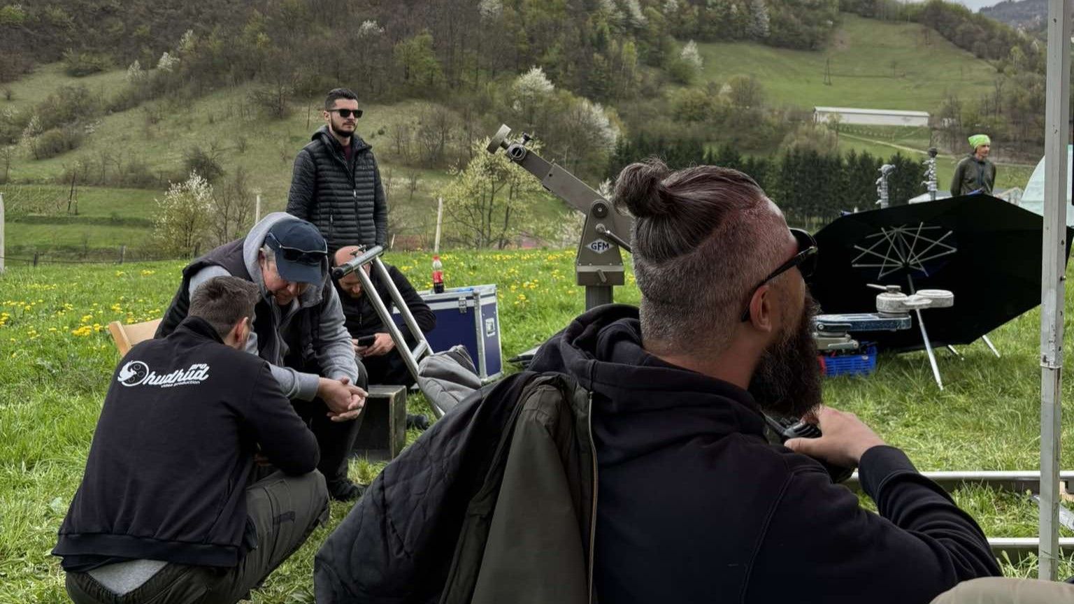 Hayat televizija posjetila je u Busovači vrijednu ekipu koja radi na snimanju filma “Testament”            