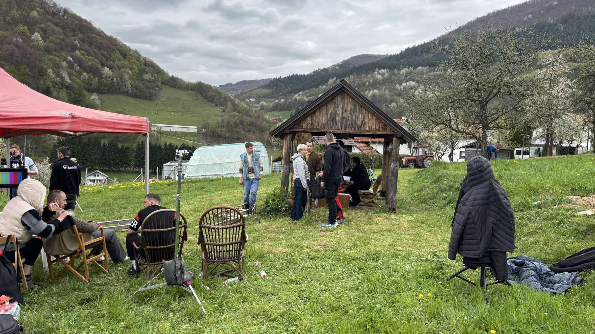 Hayat televizija posjetila je u Busovači vrijednu ekipu koja radi na snimanju filma “Testament”            