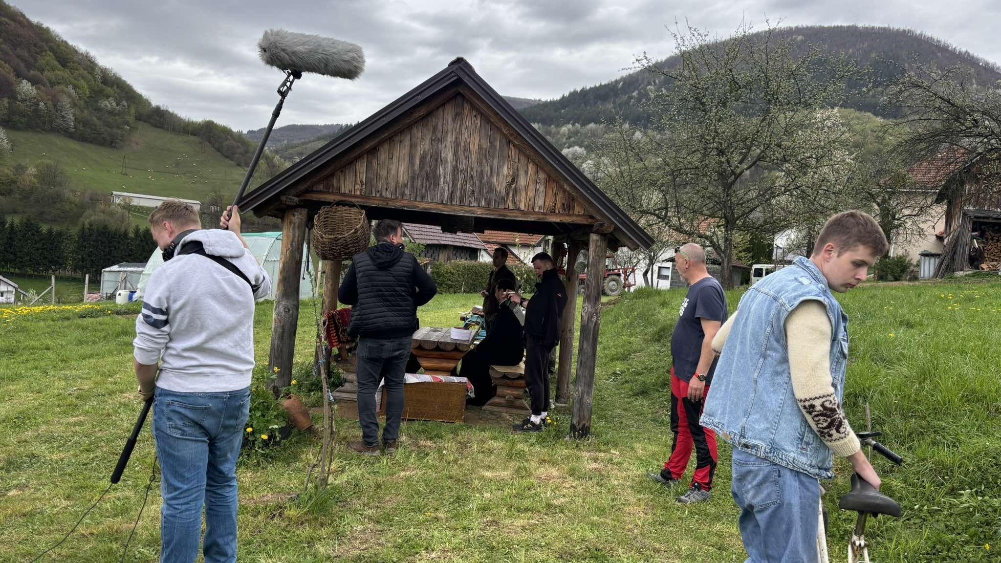 Hayat televizija posjetila je u Busovači vrijednu ekipu koja radi na snimanju filma “Testament”            
