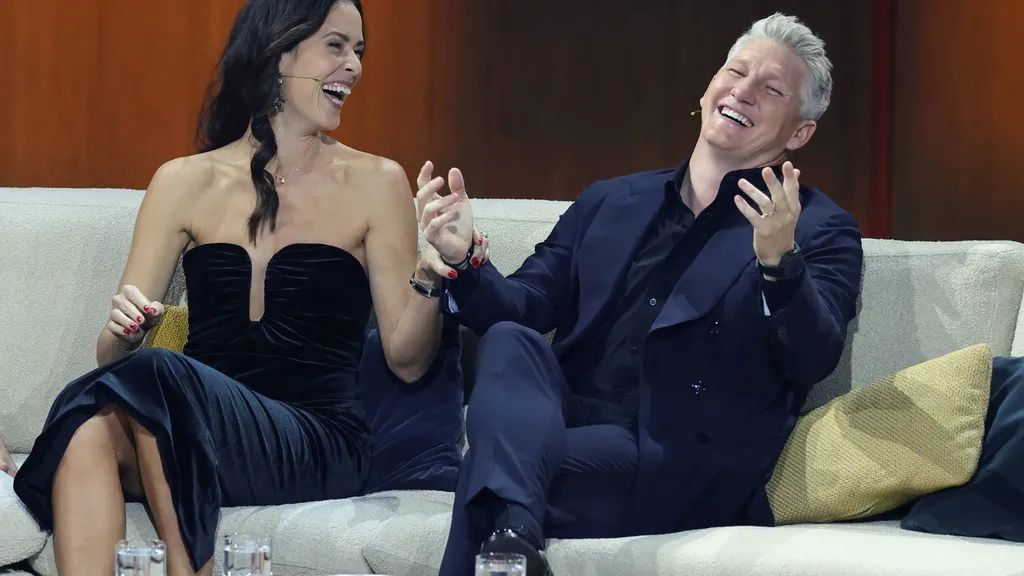 Njihova profesionalna hemija, ali i sve češće zajedničke pojave u javnosti, samo dolijevaju ulje na vatru