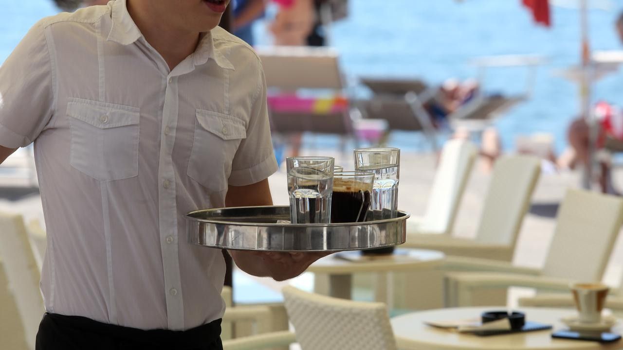 Neum uveliko dočekuje turiste! Krešić za Hayat.ba o očivanjima od ove ljetne sezone