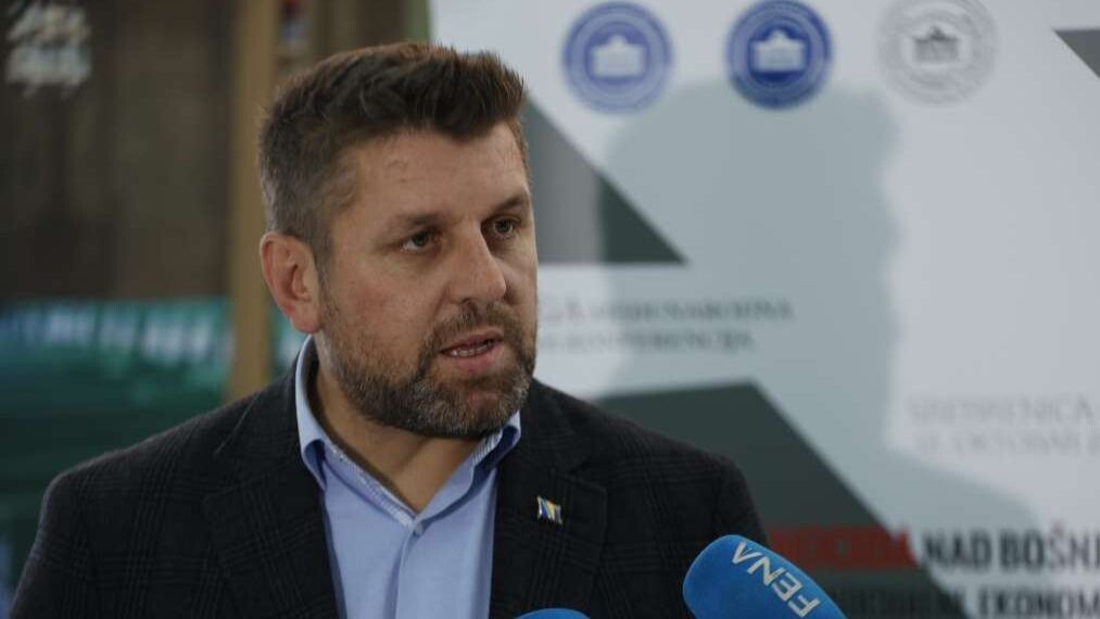 Ćamil Duraković: Ovo je trenutak za ozbiljnu uzbunu, BiH mora uhapsiti Dodika!