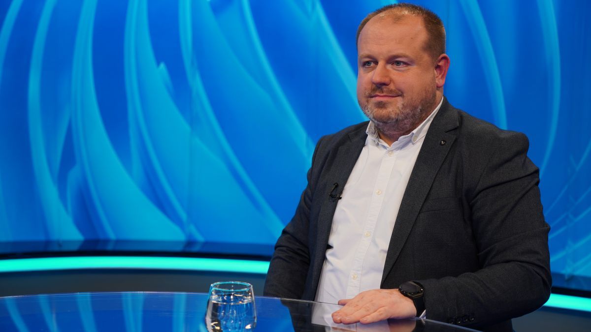 Dodaje kako je Trojka svojim ponašanjem ohrabrila Dodika da ide ovako daleko