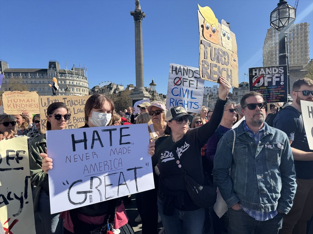 U Londonu stotine ljudi na protestima protiv Donalda Trumpa i njegovog saveznika Elona Muska