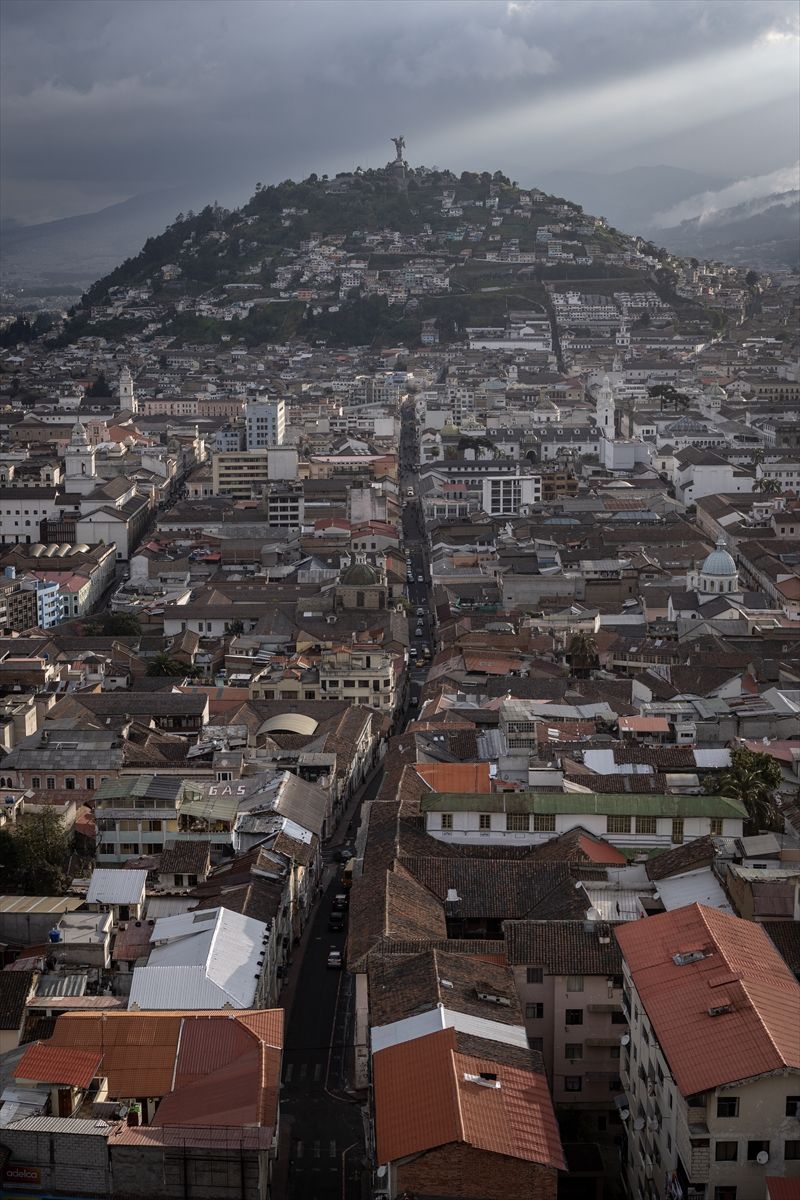 U ovom gradu se nalazi i veliki broj muzeja među kojima je i muzej pretkolumbijske umjetnosti Casa del Alabado, Fundacion Guayasamin, posvećen je najpoznatijem umjetniku Ekvadora.