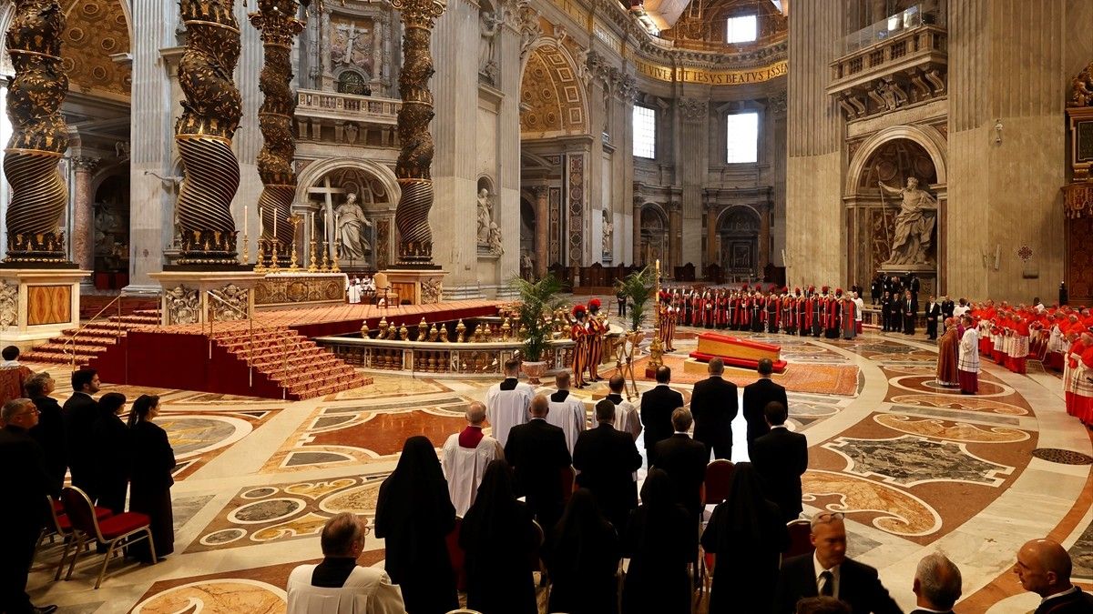 Tradicija koja se proteže stoljećima: A, zašto žena nikada ne može postati papa?