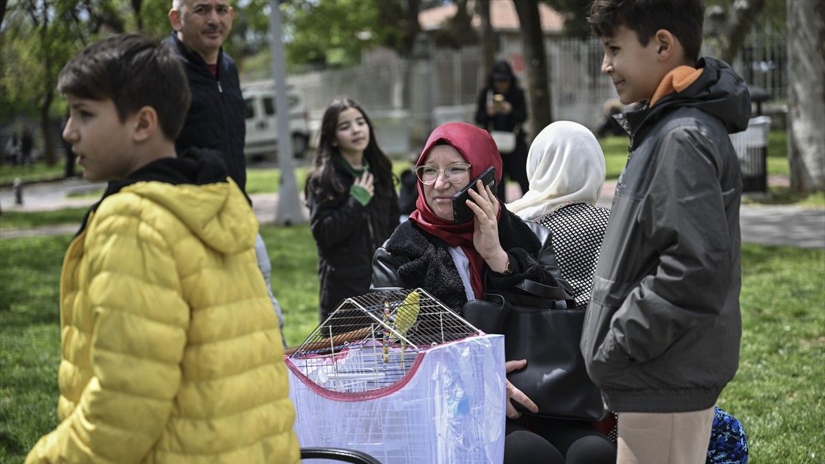 Ljudi u panici izašli na ulice: Prve fotografije nakon potresa u Istanbulu
