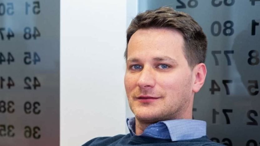 Pratili smo vaš boravak u Bosni i Hercegovini i ovim putem želimo da Vam damo podršku na odlučnom i hrabrom nastupu i koracima koje ste preduzeli, navodi se u pismu