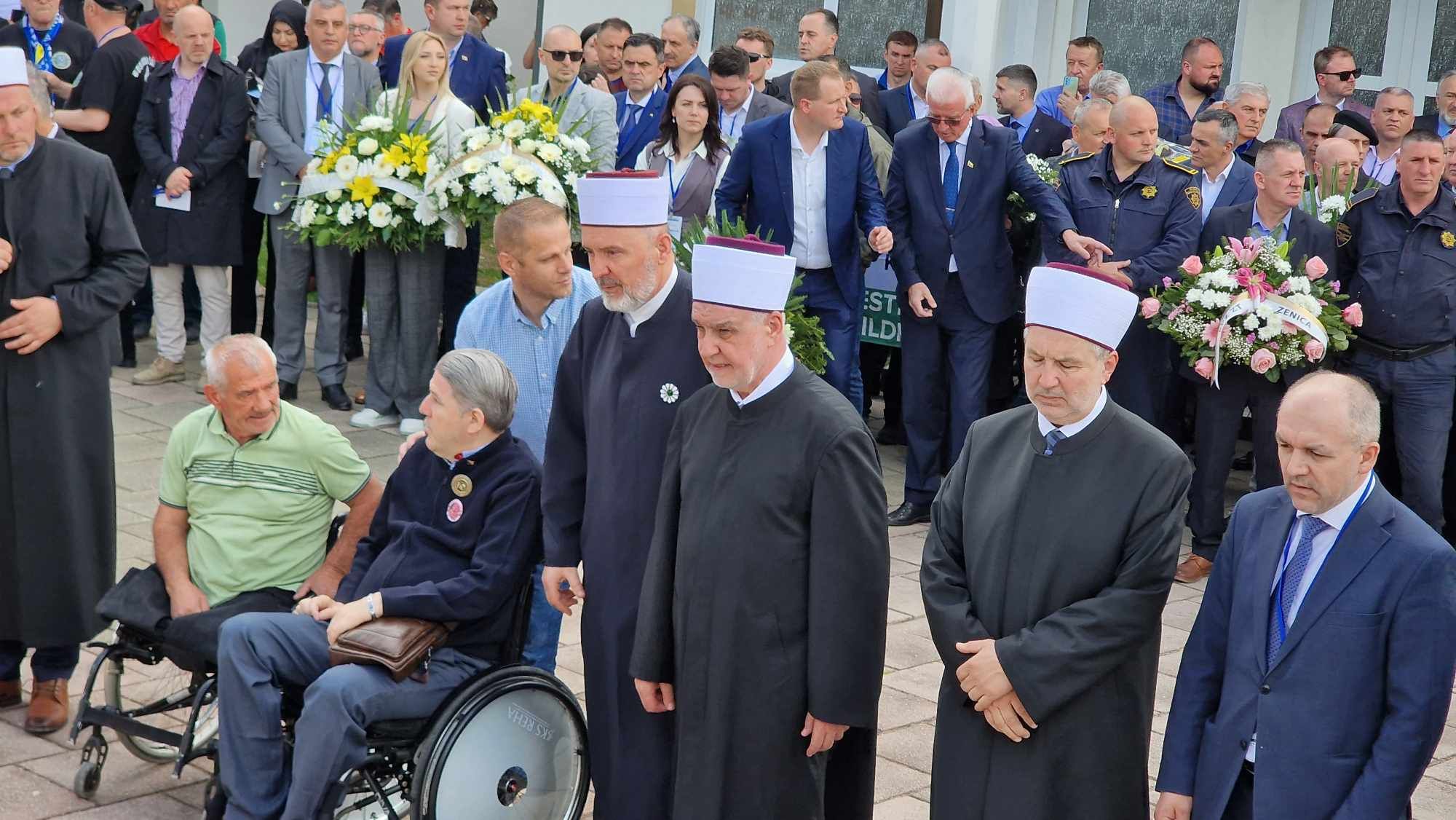 Obilježavanje 32. godišnjice zločina u Ahmićima počelo je 4. aprila, a danas je na šehidskom mezarju u Starom Vitezu proučen jasin. 