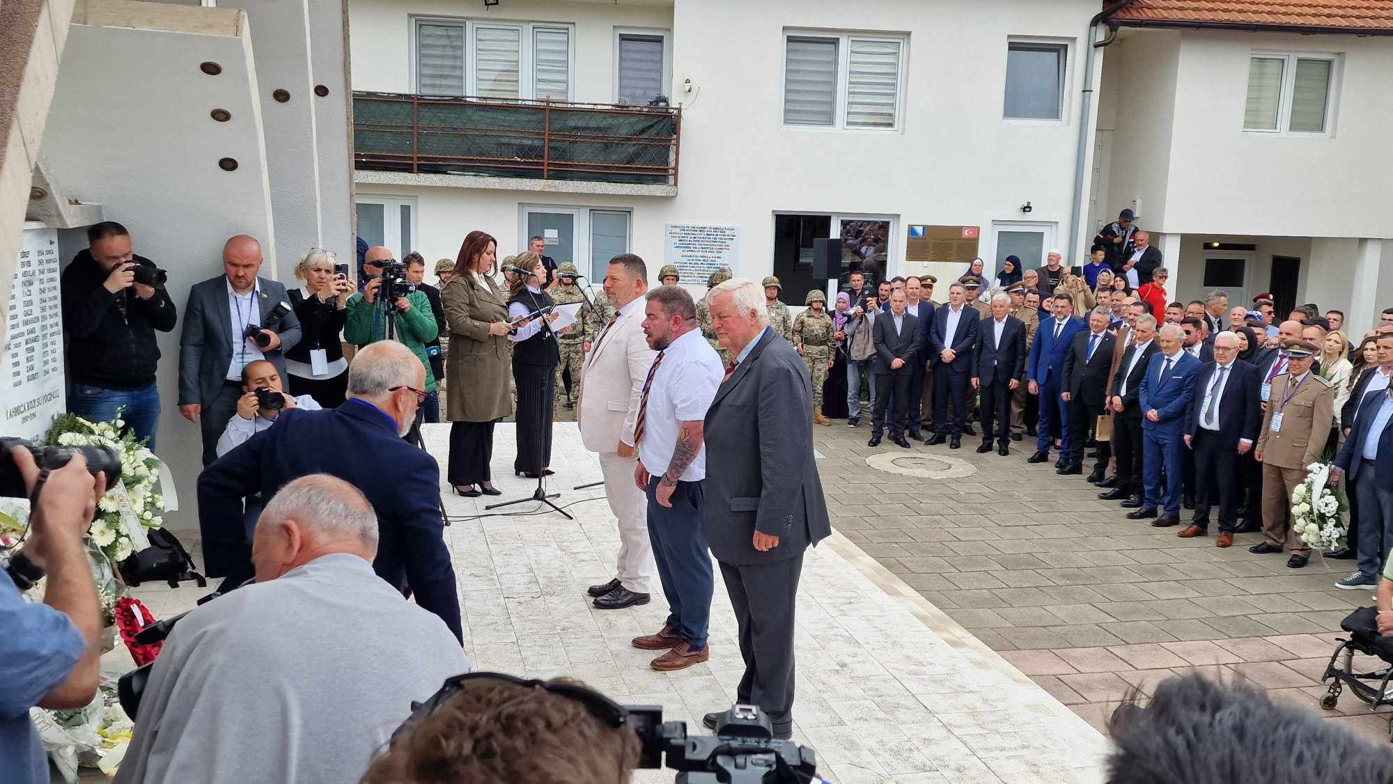 Obilježavanje 32. godišnjice zločina u Ahmićima počelo je 4. aprila, a danas je na šehidskom mezarju u Starom Vitezu proučen jasin. 