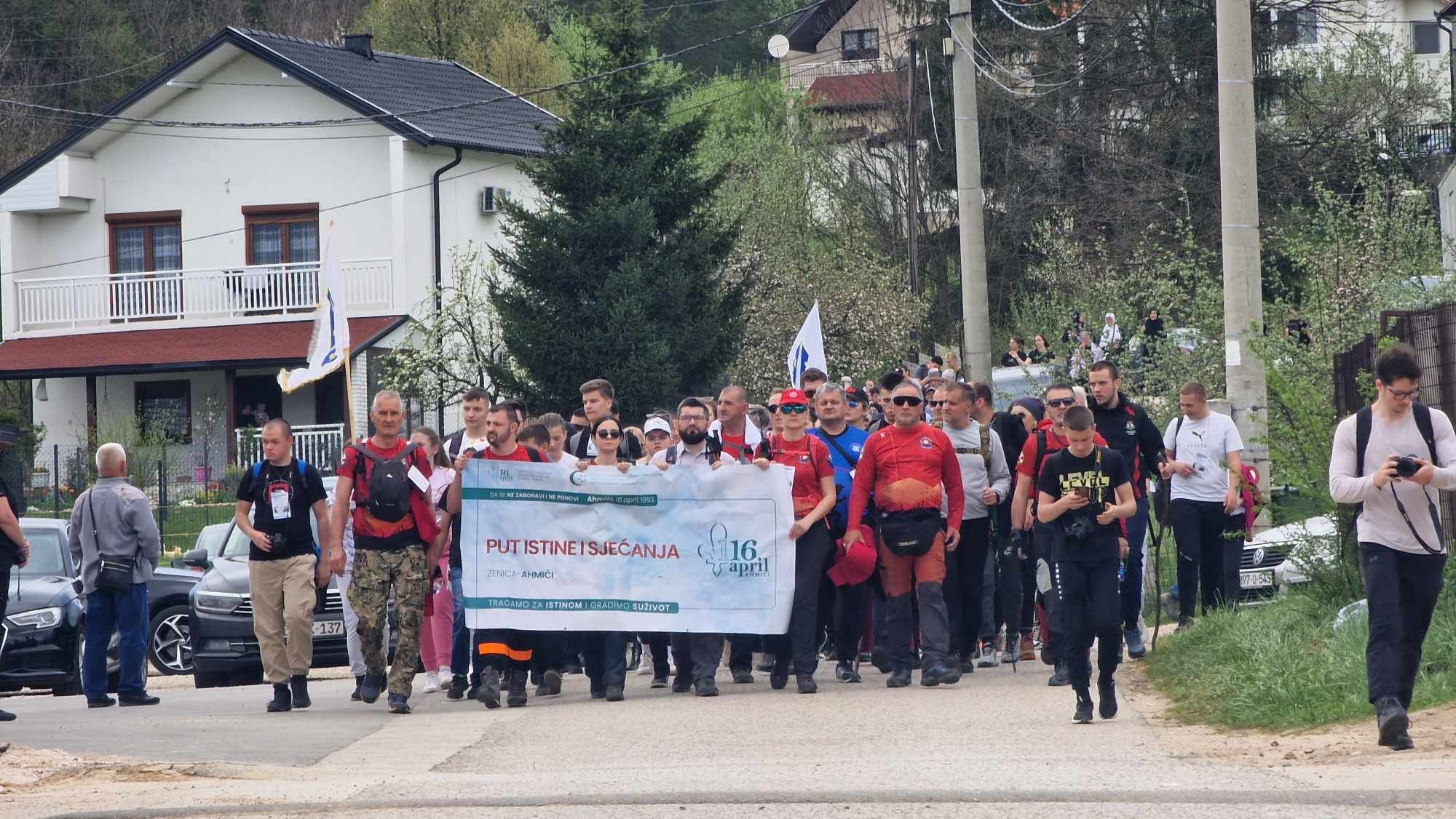 Obilježavanje 32. godišnjice zločina u Ahmićima počelo je 4. aprila, a danas je na šehidskom mezarju u Starom Vitezu proučen jasin. 