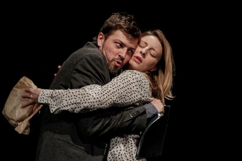 U Pozorištu mladih Sarajevo će u četvrtak, 17. aprila u 20 sati biti izvedena predstava "Pluća", nastala u koprodukciji Teatra Exit i Gradskog kazališta Sisak.