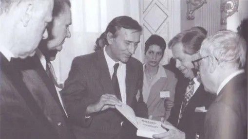 Tokom aprila, mjeseca knjige, Izabrana djela Alije Isakovića će biti dostupna po promotivnoj cijeni