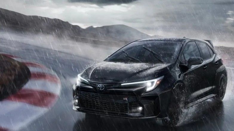 Povećajte razmak između vozila ispred vas s dvije na četiri sekunde, jer je i zaustavni put automobila na kiši mnogo duži