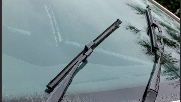 O važnosti brisača vjetrobranskog stakla vozila ne treba puno govoriti, a svi oni koji sjedaju za volan ovo trebaju znati. 